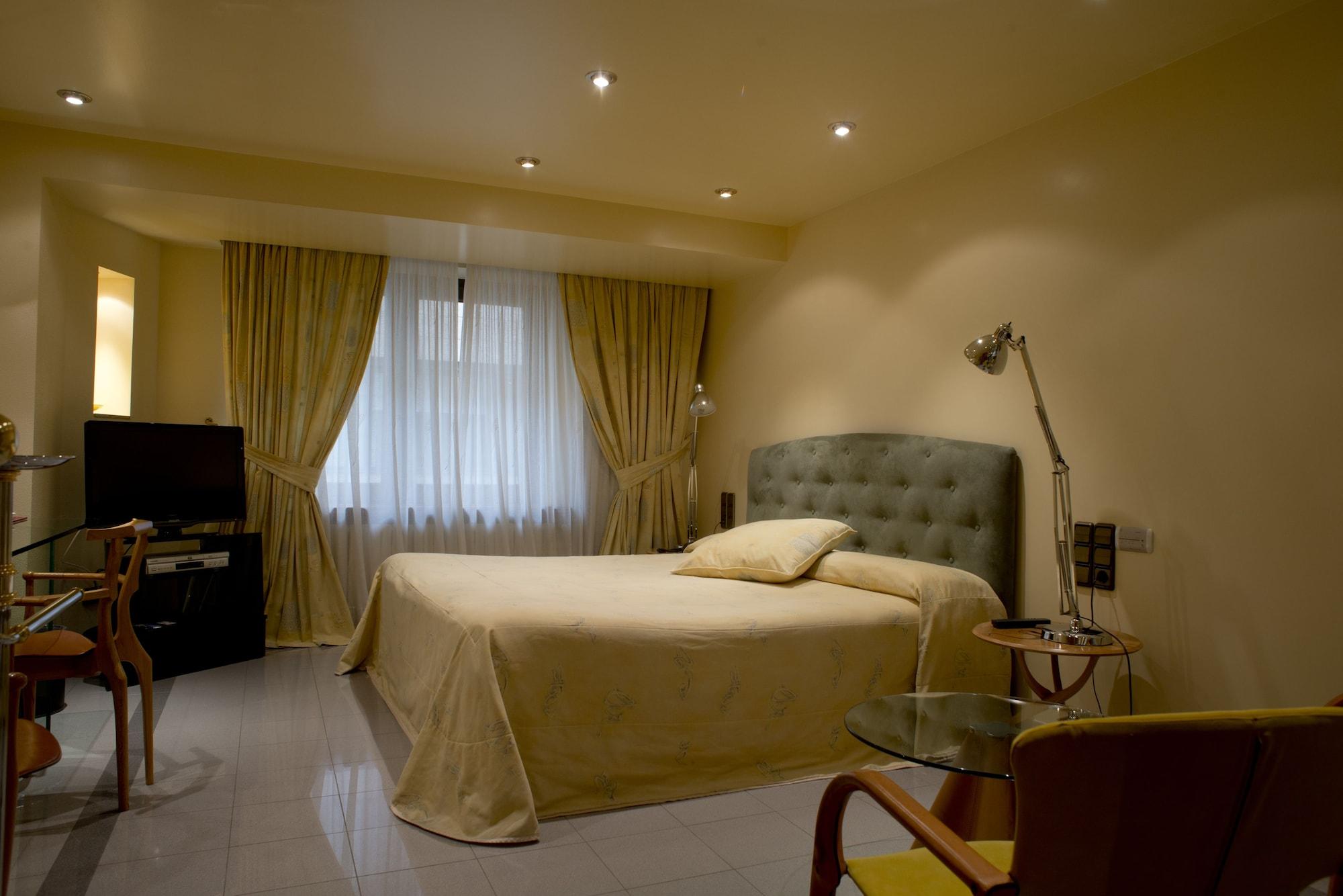 A Casa Canut Hotel Gastronomic Les Escaldes Eksteriør billede A bedroom
