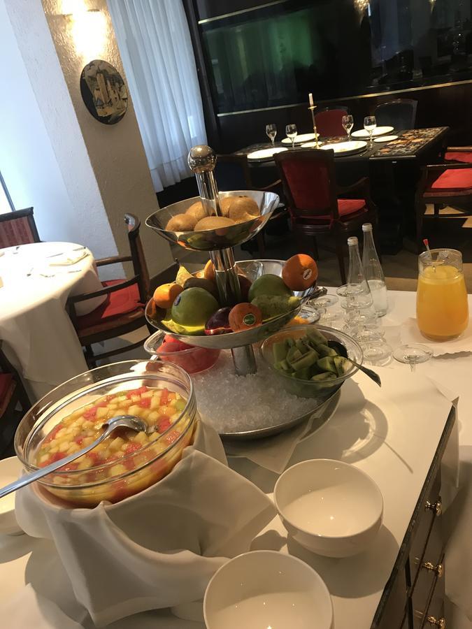 A Casa Canut Hotel Gastronomic Les Escaldes Eksteriør billede Fruit salad