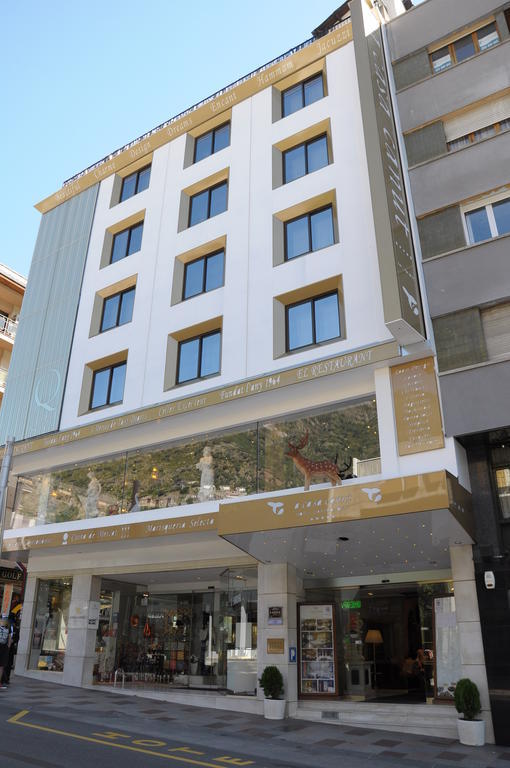 A Casa Canut Hotel Gastronomic Les Escaldes Eksteriør billede The store in 2019